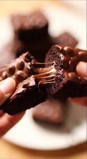 Healthy Chocolate Chip Brownies 🍫 No Sugar, Super Gooey!
