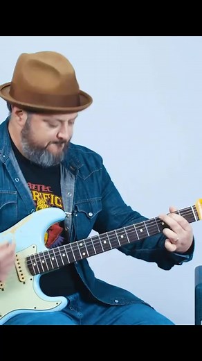 Red Hot Chili Peppers “Wet Sand” guitar lesson! Full tutorial HERE https://youtu.be/4y2sC1SZGpI #guitar #guitarist #redhotchilipeppers | Marty Schwartz