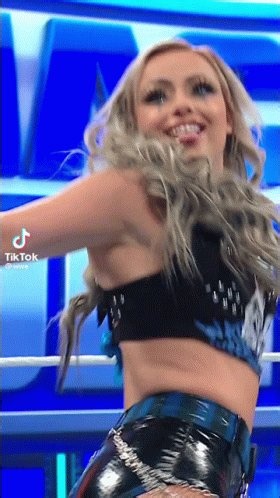 @WWE @YaOnlyLivvOnce @espn Live Morgan looks so beautiful and evil at the same time lol congrats to her🤩🤣