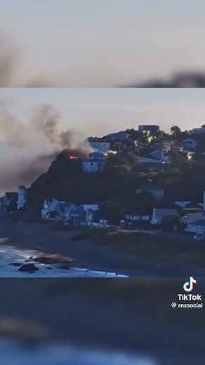 Thoughts are with the home owners in Island Bay 🙌 📹 Credit: RNZ #FirstResponders #WellingtonLive | Wellington - LIVE