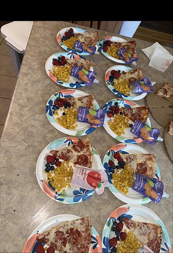 Lunch for 12 Daycare Kids: Easy Kid-Friendly Pizza Meal