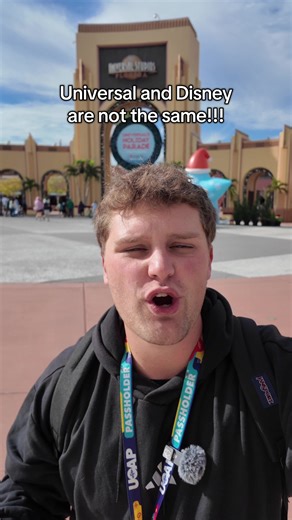 Differences Between Disney and Universal Theme Parks