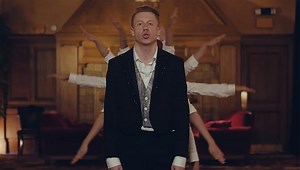 Macklemore & Ryan Lewis ft. Idris Elba – Dance Off