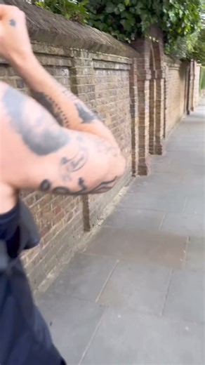 444K views · 4.9K reactions | Outtakes #robbiewilliams #robbiewilliamsappreciationpages  Ayda's Instagram | Robbie Williams Appreciation Pages | Facebook