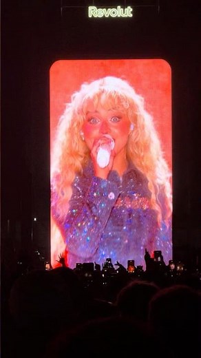 Sabrina Carpenter - Taste (Live Performance At Primavera Sound Festival - Spain, Barcelona 2025).