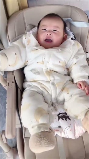 This Face Changing Peekaboo Book Triggers Instant Baby Reactions#babylearning