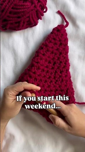 The perfect, coziest Santa hats that you could start making this weekend 🤶🏻🎅🏻✨ #santahat