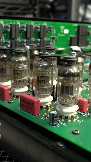 McIntosh - C2200FG Preamplifier
