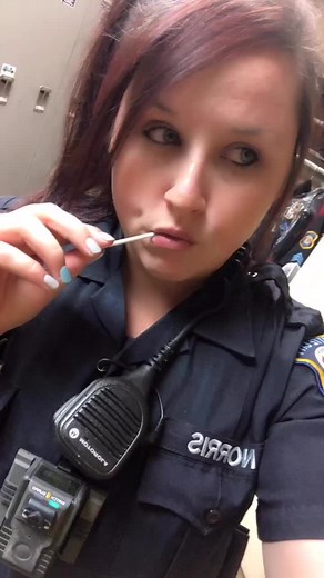 🤷🏻‍♀️🤣🤣 #LadyCops #CopsOfTikTok #JustAJoke