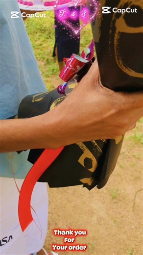 නැන්දම්ම නොවී අම්මා උන තැන ලේලියක් නොවි දුවෙක් උන තැන බැදීම් හරි ලස්සනට රැකුනා. ❤️🥺😍 මේ ඕඩර් එක අපට හම්බ උනේ ආදරනීය නැන්දම්මා කෙනෙක්ගෙන්.ගෙදරට ලේලි වෙලා එන්නත් කලින් මේම ආදරෙ දෙන නැන්දම්මෙක් ලබන්න එයා ගොඩක් වාසනාවන්තයි. නැන්දම්මගෙ ආදරේ අරන් ඔන්න අපි ගියා එයාගෙ චූටි ලේලි පොඩ්ඩව පුදුම කරන්න..❤️ මේ විඩියෝ එක එයාට හම්බ වෙනකන්වත් ඉවසිල්ලක් තිබ්බෙම නෑ එයා හරි වාසනාවන්ත ගෑණු ළමයෙක් අම්මෙක් වගෙ නැන්දම්මෙක් ලබන්න Happy birthday නංගි ❤️😍🎂 Umanda Sathsarani Thank you for your order ❤️😍 #flypシ #cakedec