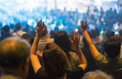 15 Best Christian Songs of All Time - Singersroom.com