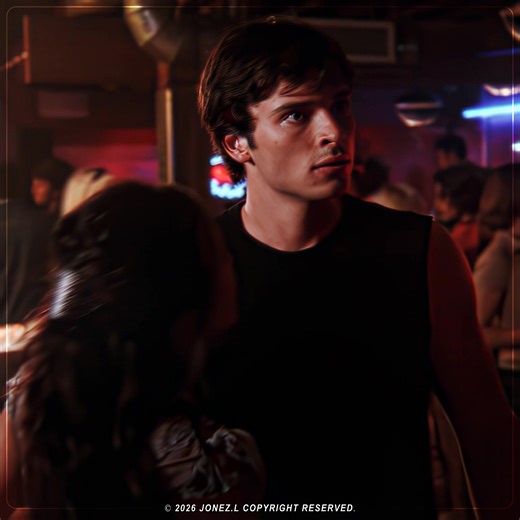 messed up the sound at the end #superman #clarkkent #clarkkentedit #smallville #smallvilleedit