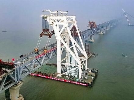 经过7年多的建设,天堑终于变通途,作为孟加拉国目前最大的基建项目，帕德玛大桥也是连接中国与东南亚“泛亚铁路”的重要通道之一，被当地民众亲切地称为“梦想之桥”#基建狂魔 #大国崛起