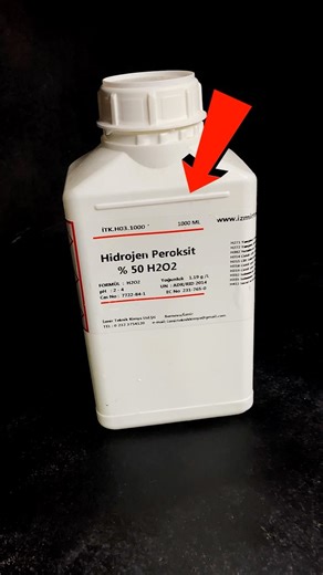 What Happens When BLOOD Drips into Hydrogen Peroxide? 🩸