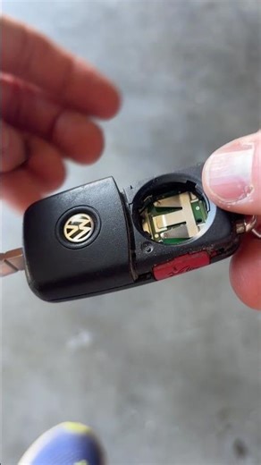 Key batteries are easy to replace! This is for most VW keys between 2011-16 #carkeys #mechanic