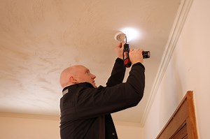 Syracuse firefighters will install free carbon monoxide and smoke detectors. Here’s how to sign up