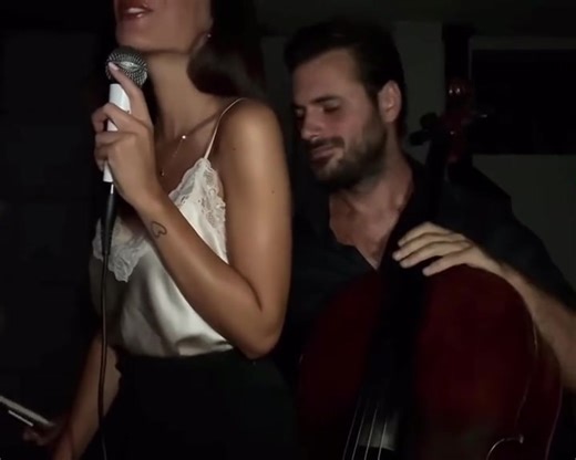Hauser feat señorita! @hauser #cello #music #whitneyhouston #iwillalwaysloveyou #cellomusic #classicalmusic #singer #newsong #vocals #highnotes #beatifulvoices #musica #visitamexico #visitaargentina #passion #art #sexy #latinos #latinostiktok #europe #duets #Amor #love #fyp #foryoupage #parati #lentejas #viral