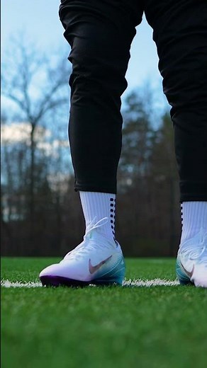 Lacing up the all new Nike Mercurial Vapor 16 Chromatic 😮‍💨 #nike #vapor