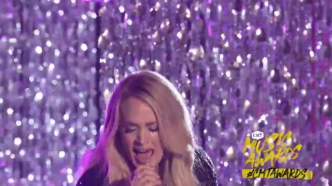 Carrie Underwood performs 'Cry Pretty' at the 2018 CMT Awards