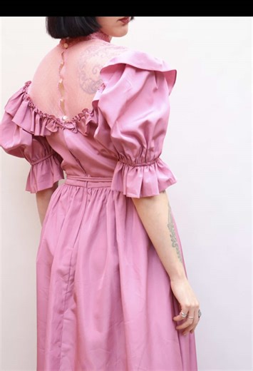 It’s been too long since we’ve had a vintage drop, so here you are 🧡 All these new pieces are now available online 😘✨ #vintage #retro #vintagestyle #70svintage #60svintage