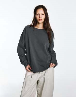 Pull&Bear Oversize long sleeve t-shirt in dark grey | ASOS
