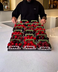 38K views · 314 reactions | DIY mini fruit baskets – sweet, simple & edible!  | MetDaan Cakes | Facebook