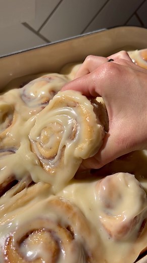 Delicious Homemade Cinnamon Rolls with Cream Cheese Icing