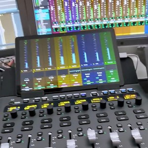 16 reactions | ️ Mix mode!  instagr.am/soundwavestudiosnyc ▶️ avid.com/s1 #avids1 #aviddock #soundwavestudiosnyc #djscratchonenyc #mixing #protools #avid | Avid Pro Tools | Facebook