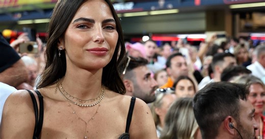 F1 LIVE | Kelly Piquet verrast volgers in spannende lingerie, Red Bull stuurt mensen weg