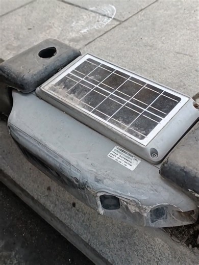 In Xixiang County, China 🇨🇳 Street parking spaces are equipped with cameras. Once a car parks, the system automatically starts timing, and you can pay easily by scanning a QR code. 📷🚗💳 这里是中国西乡县街边 🇨🇳 收费停车位右侧装有摄像头，车辆停好后自动计时， 离开前扫码即可付款，非常方便。 你们那里的停车位也是这样吗？ #China​ #Xixiang​ #SmartParking​ #StreetParking​ #ChinaStreet​ ​ ​ ​