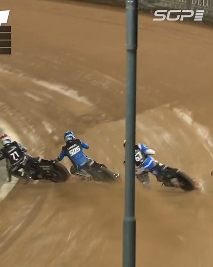 A fierce battle in the Semi-Final 🔥 Maciej Janowski and Robert Lambert battled HARD during the 2024 #DanishSGP SF2 Heat ⚔️ #SGP | FIM Speedway Grand Prix