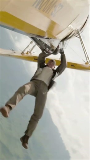 Tom Cruise is actually insane for this 😱