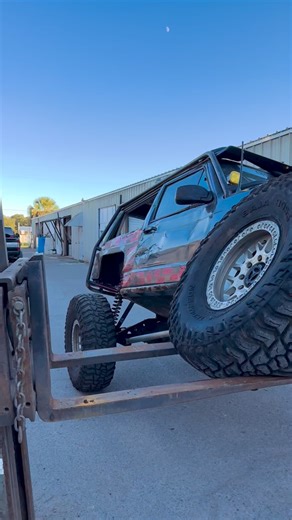 We’ve tested our front and rear XJ 4 link systems… and yea, pretty gangster. Front and rear crossmember with custom length aluminum links with our heim joints up front, sitting at a pretty 113” . #jeepxj #jeepcherokee #jeep #usamade #fabrication | Ironman4x4Fab.com