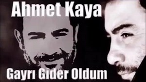 Gayrı Gider Oldum (Ahmet Kaya) Resitaller 2 (1990) - GAM MÜZİK Söz: Enver Gökçe Müzik: Ahmet Kaya Gayri gider oldum gardaşlar Ve de kız kardaşlar Gayri haram bu can bana Bu sevda bu insanlar bana Bu toprak, damlar bu caddeler haram bana Oğul uşak bir de karım Kurt bana hastir çeker Kuş bana yılan bana Hastir çeker çiyan bana Lan gardaş bu nasıl yara Kanar her yerimden Dövülmüşüm, sövülmüşüm, kovulmuşum ben Siktir çekilmişim yani kendi öz yurdumdan Çeker giderim. Ahmet Kaya Resmi Web Sayfaları ww