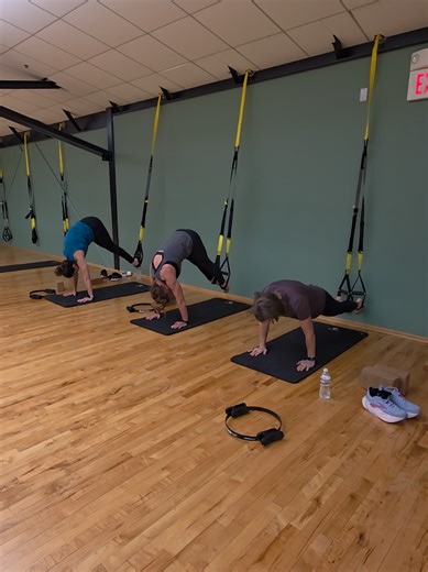 Can you Atomic Push Up? Tried a little Challenge to end 2025... #genesishealthclubs #personaltrainer #Fitness #trx #newyear