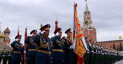 Geen tanks, minder bobo’s en angst voor Oekraïense drones: Rusland viert 9 mei met sobere parade