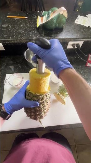 How to Core A Pineapple #foodshorts