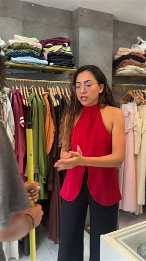 262K views · 5.3K reactions | Ele foi confundido com um funcionário e obrigou ele a fazer isso sem saber quem ele realmente era | Denise Fonsecaa | Facebook