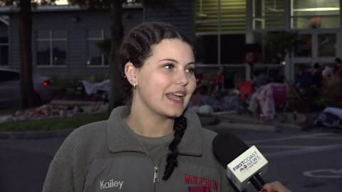 'Time for a new one': Crowd camps out at Jacksonville ACPS for free dachshunds