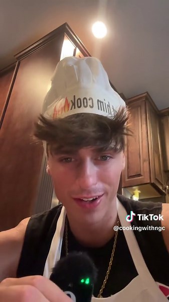 We made a 6ft tall me sized pizza #foryou #pizza #cooking #lethimcook #food