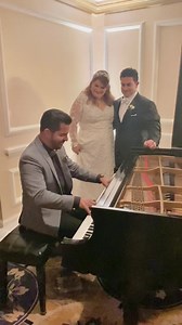 Adlan Cruz como artista invitado en la boda de Jenniffer González Colón & José Yovín. | Adlan Cruz