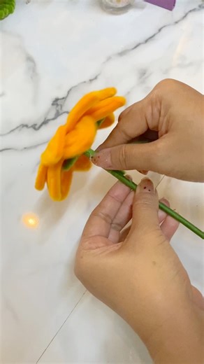 165K views · 2.1K reactions | Pipe cleaners crafts tutorial sun flowers #fblifestyle #PipeCleaner #diycrafts | Diy Aoo Ruangsuk | Facebook