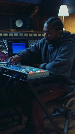 When the Godfather of Trap steps In the Lab, you know it’s history in the making. From Gucci Mane to Future to Migos, Zaytoven shaped a whole sub-genre of Hip-Hop. Now he’s breaking down his process on In the Lab, our new series where influential musicians reveal their process and how Moises fits into their flow. Episode 1 of In the Lab featuring Zaytoven is out now. Watch the full episode on our Youtube channel: YouTube.com/MoisesAI | Moises.ai