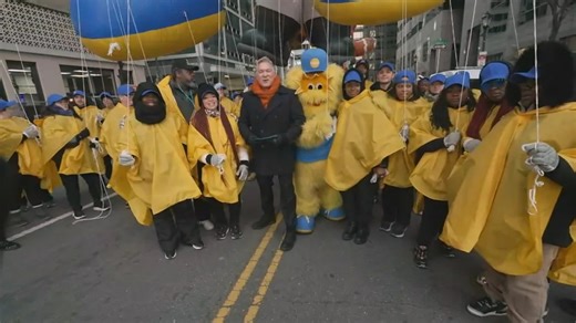 Sam Champion celebrates Thanksgiving from the Philadelphia Thanksgiving Day Parade