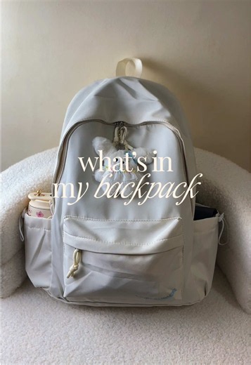 Basic Backpack Essentials: What's in My Bag Unpacking
