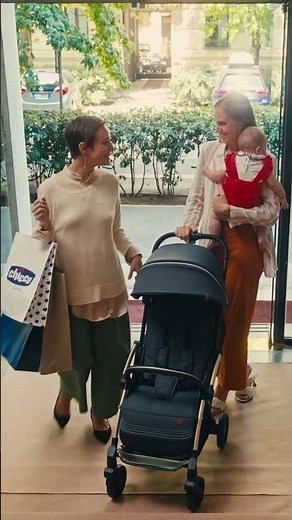 Goody Xplus, the glam self-folding stroller