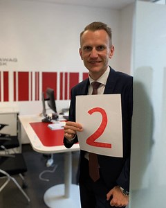 38 reactions · 9 comments | Mit insgesamt 1️⃣3️⃣3️⃣ Jahren im Filialvertrieb bringen unsere KollegInnen in Stockerau einiges an Berufserfahrung mit. Jede/r Einzelne trägt täglich einen Teil zum Erfolg bei. Damit ist klar: Teamwork makes the dreamwork! 蘭 #banking #zusammenarbeit #teamwork | BAWAG | Facebook