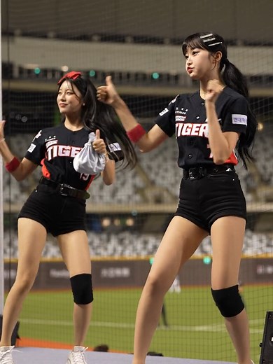 二人でピギピギダンス💃삐끼삐끼 #유세빈 劉世彬 #정가예 鄭嘉睿 #韓国チア #삐끼삐끼 #치어리더 #Cheerleader #台湾チアtv #fancam #富邦悍將 #fubonangels #台湾チア #台湾チアガール 2024/7/27撮影