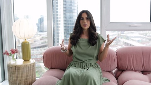 Vibrant City Living: Inside a Chicago High-Rise Apartment