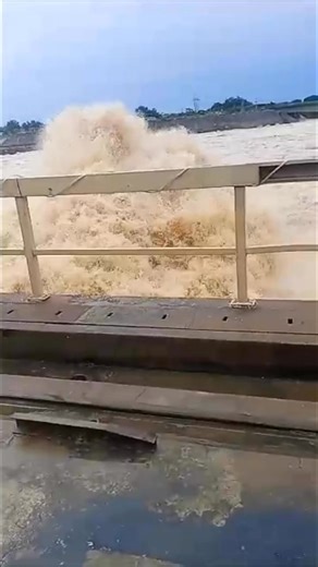 20 reactions | Kainji Dam is a major hydroelectric dam located on the...